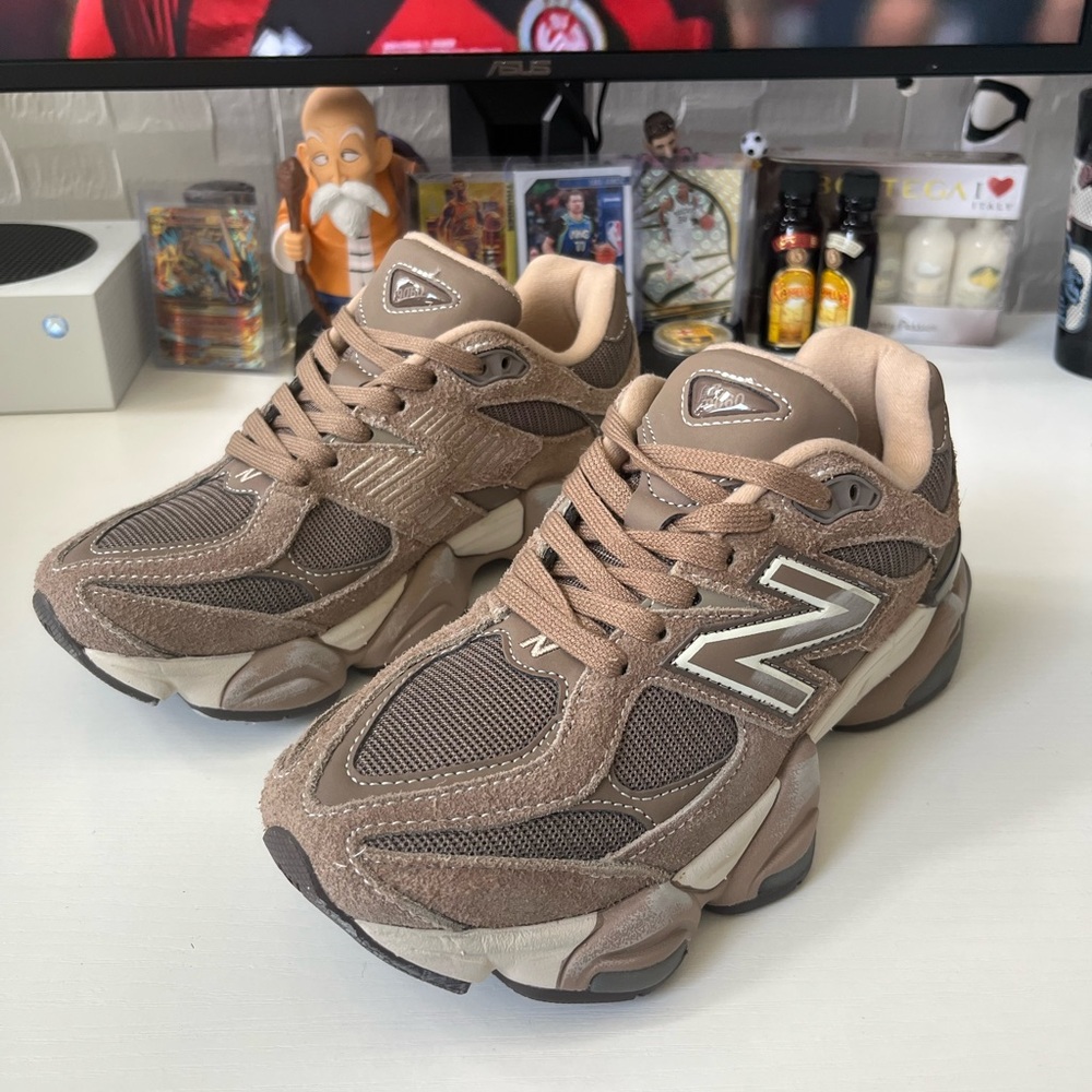 New Balance Women's Taupe and Beige Sneakers
